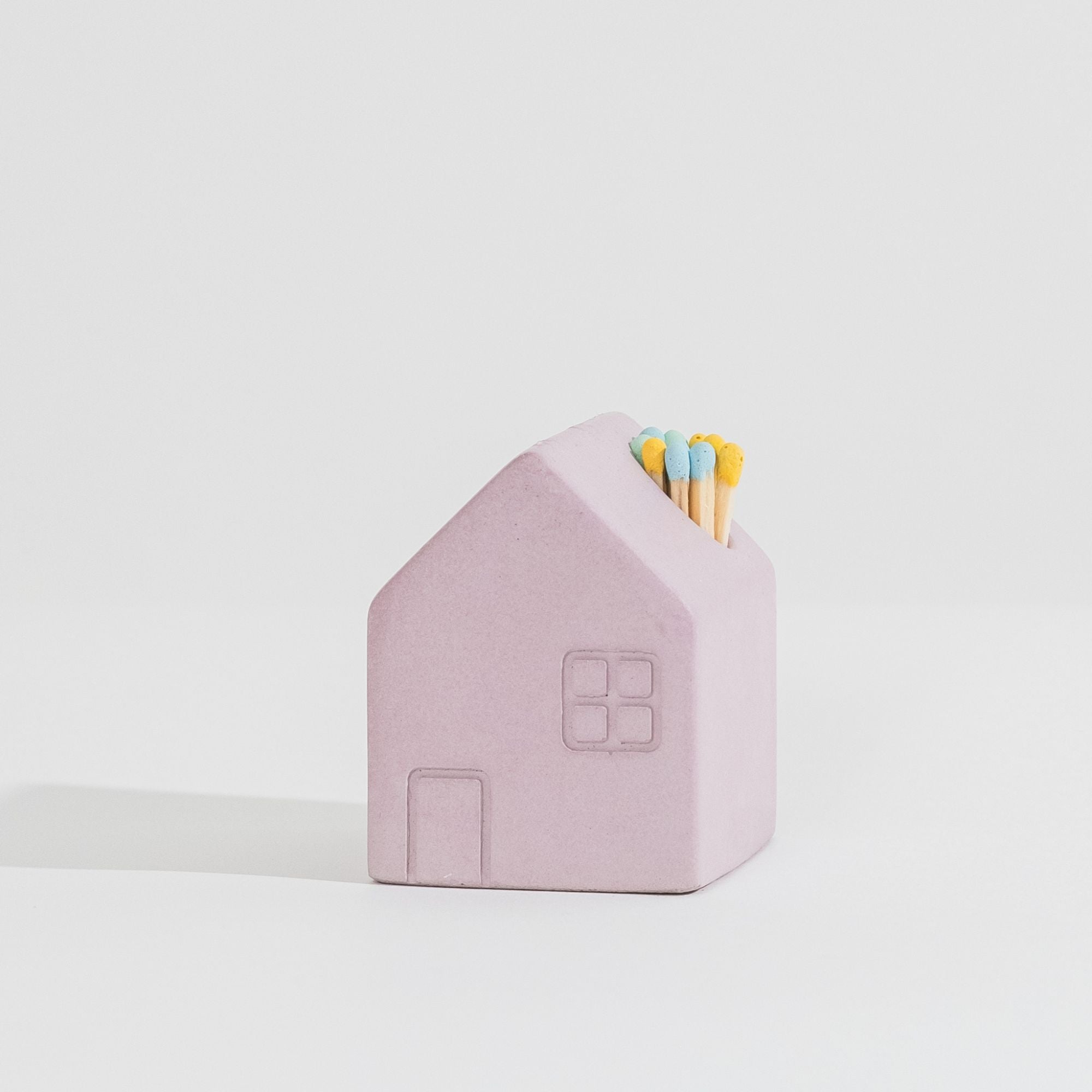 Lila-casuta-decorativa-aprinzator-chibrituri-colorate-handmade-beton-decorativ-odysseecandles-7.jpg