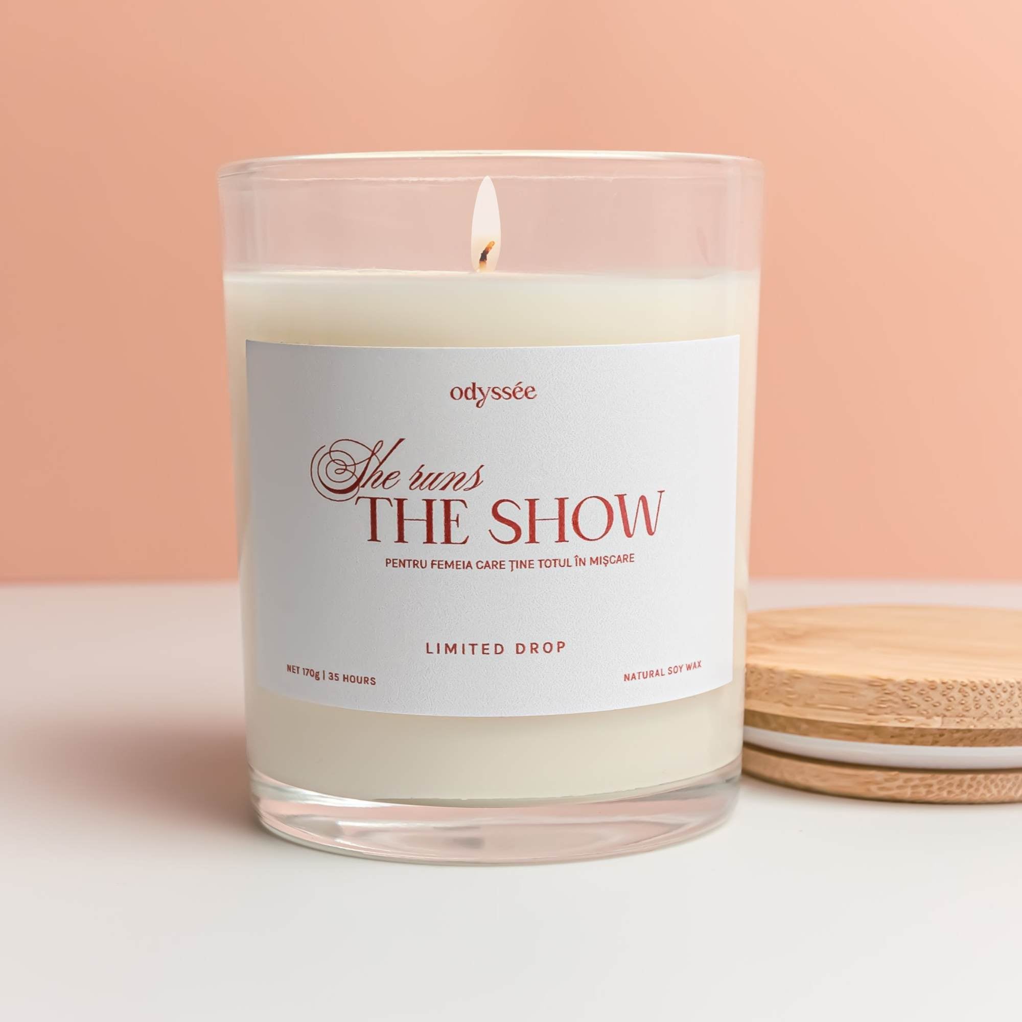 She-runs-the-show-lumanare-parfumata-handmade-ceara-soia-naturala-odysseecandles-1_b6e7e49b-0f3a-41fc-857e-0b17af000fbb.jpg