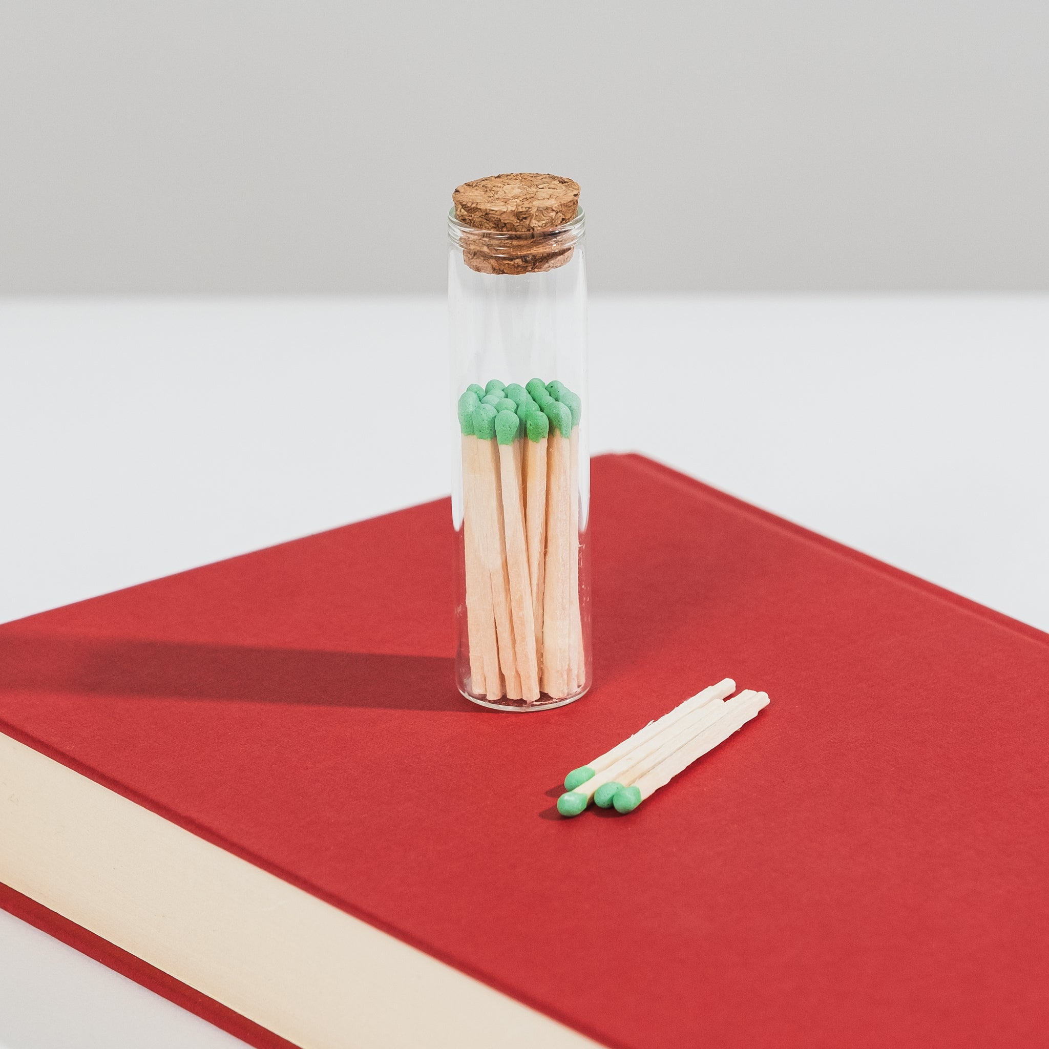 Sticluta chibrituri colorate